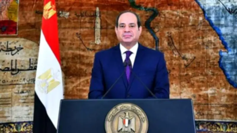 السيسي يوجه بربط المناطق المكتظة بالسكان بشبكة النقل الجماعي الصديقة للبيئة