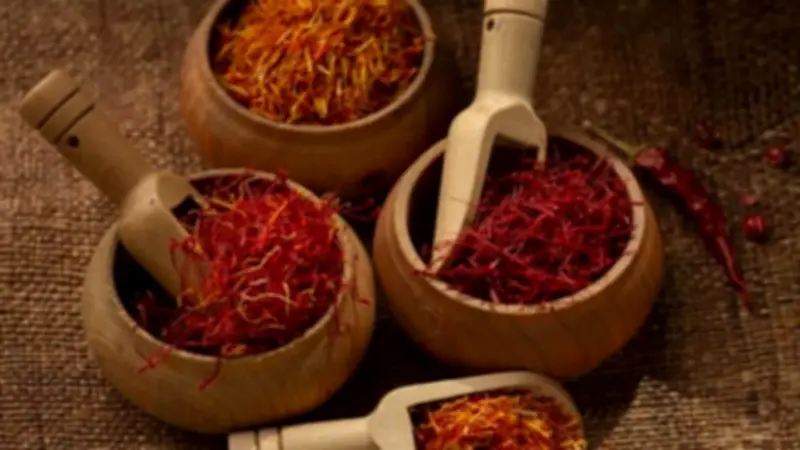 الزعفران: فوائده الخارقة وأضراره الخطيرة عند الإفراط في تناوله