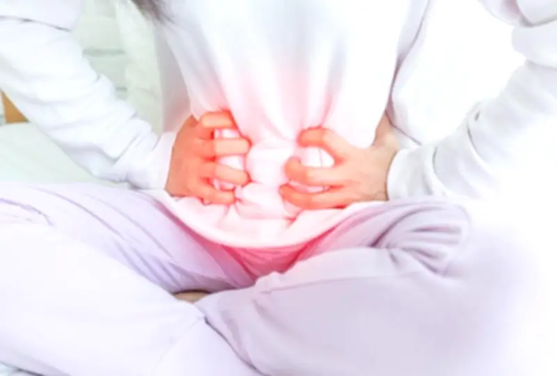 أسباب زيادة التهابات المسالك البولية لدى النساء في الصيف وطرق الوقاية