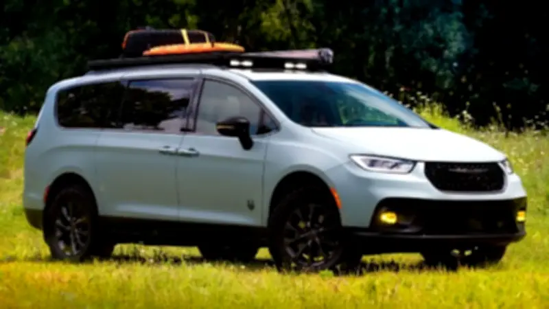 وداعاً لسيارتين شهيرتين.. كرايسلر تتجه لإنتاج نسخة وعرة من باسيفيكا