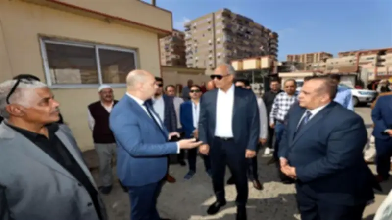 محافظ كفر الشيخ يتفقد صوامع القمح المعدنية لمتابعة التوريد والتخزين