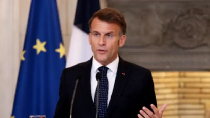 ماكرون: فرنسا تفخر بدورها في لبنان ومن أجل السلام وتطالب بمحاكمة المعتدين