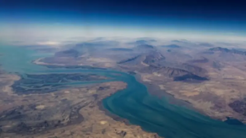 مضيق هرمز: هل يشعل أزمة جديدة في أسواق الطاقة العالمية؟