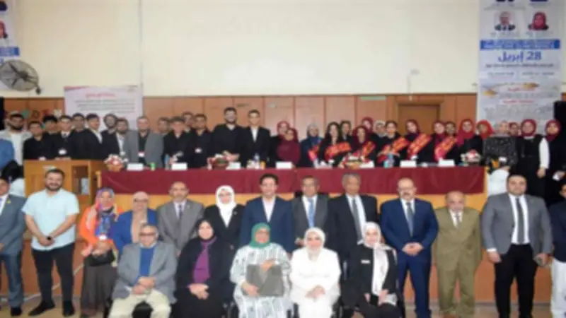 رئيس جامعة بنها يحذر الطلاب من مخاطر الاستخدام غير المسؤول لمواقع التواصل