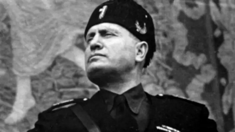 إعدام موسوليني بالرصاص ينهي أسطورة الفاشية الإيطالية