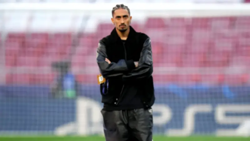 رسالة غامضة من رافينيا تثير حماس جماهير برشلونة قبل الكلاسيكو