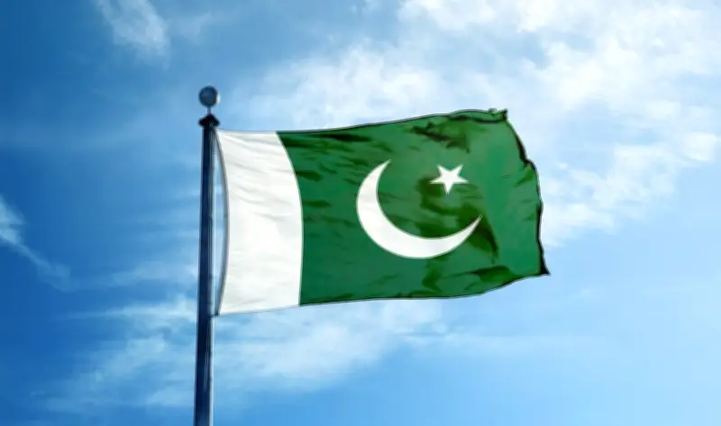 رئيس دفاع الشيوعي الباكستاني: أمننا مع إيران مترابط وحل الأزمات لا يكون إلا عبر الحوار