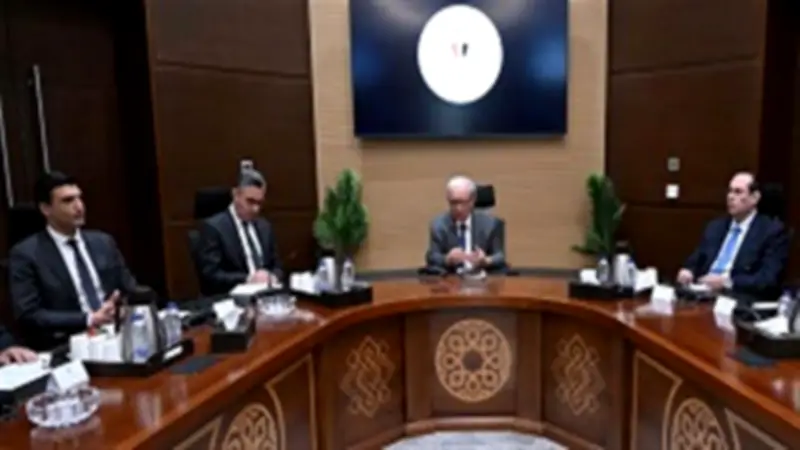اجتماع حكومي لمتابعة تأمين السلع الأساسية لمواجهة التحديات الإقليمية