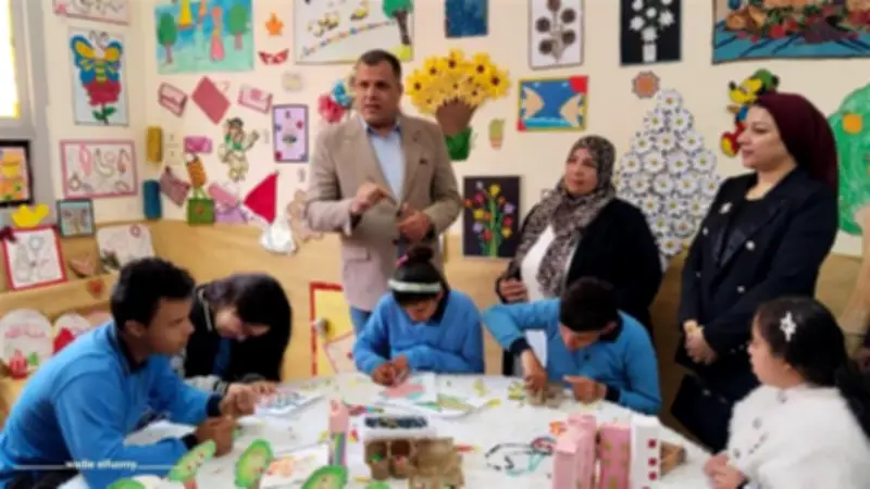 بأيدي ذهبية.. ذوي الهمم بدمياط يستعرضون مهاراتهم في معرضهم السنوي