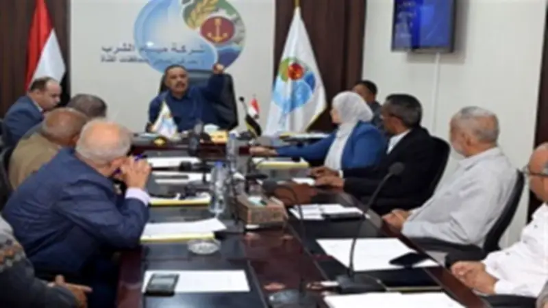 «مياه القناة» تناقش خطة تركيب عدادات القياس على مآخذ المحطات
