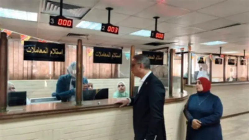 محافظ الجيزة يعلن عدم رضاه عن مستوى النظافة ويكشف عن جولات مفاجئة