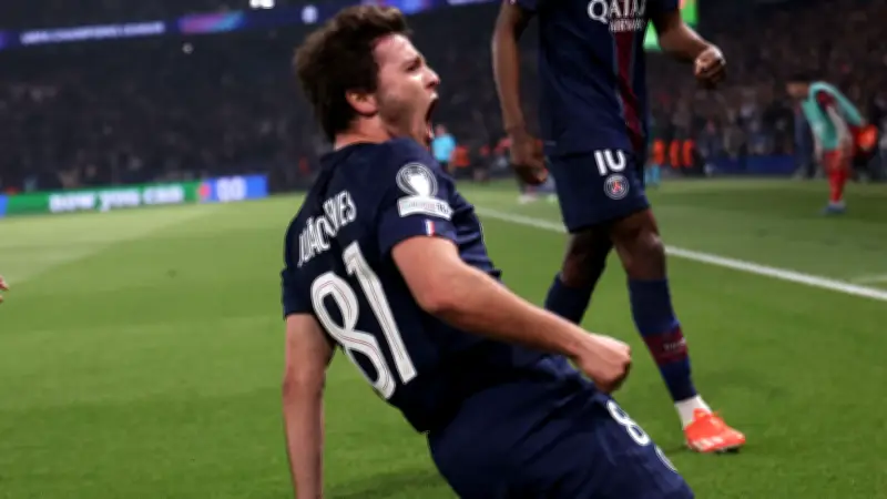 برأسية نيفيز.. باريس يقلب الطاولة على بايرن ميونخ في شوط مجنون!