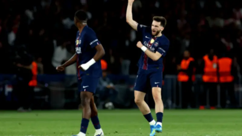 كفاراتسخيليا يمنح باريس التعادل أمام بايرن في نصف نهائي الأبطال