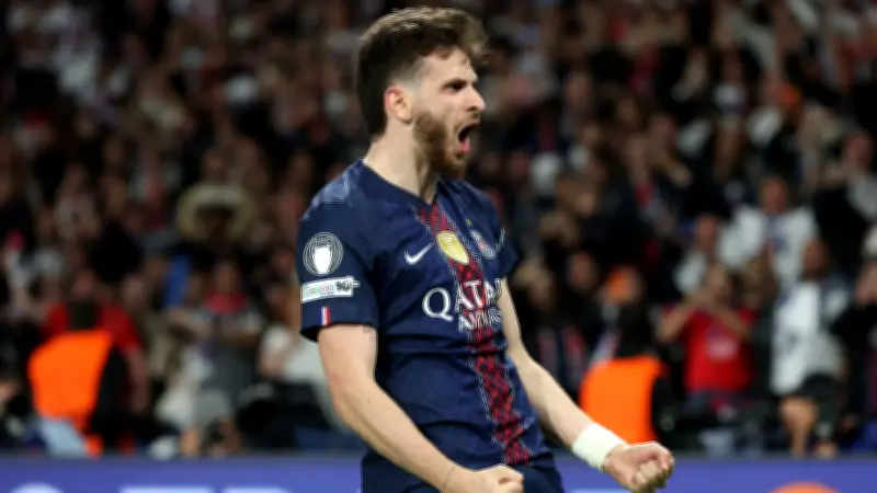 كفاراتسخيليا يقود باريس لانتصار مثير على بايرن في نصف نهائي الأبطال