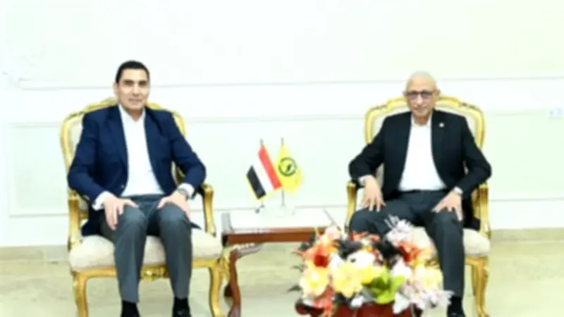 وزير الشباب والرياضة يلتقي محافظ شمال سيناء قبل جولة تفقدية للمنشآت