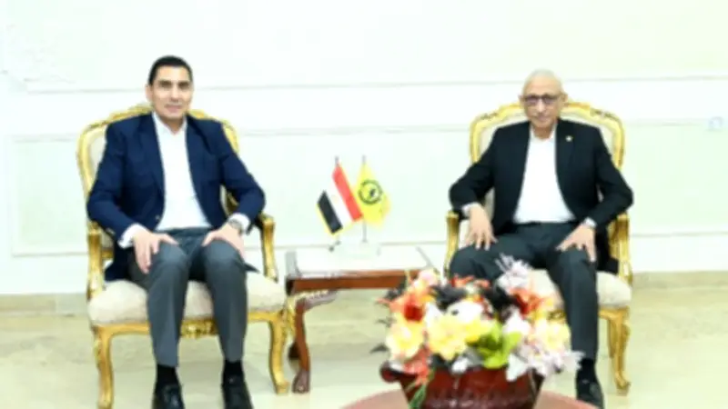 وزير الشباب والرياضة يلتقي محافظ شمال سيناء بمناسبة عيد تحرير سيناء