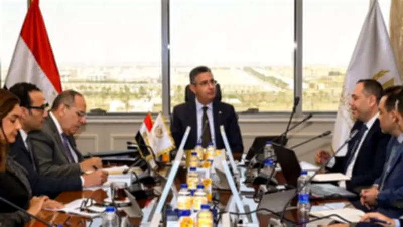 ضبط مخزن غير مرخص لتصنيع مراتب مقلدة بالجيزة