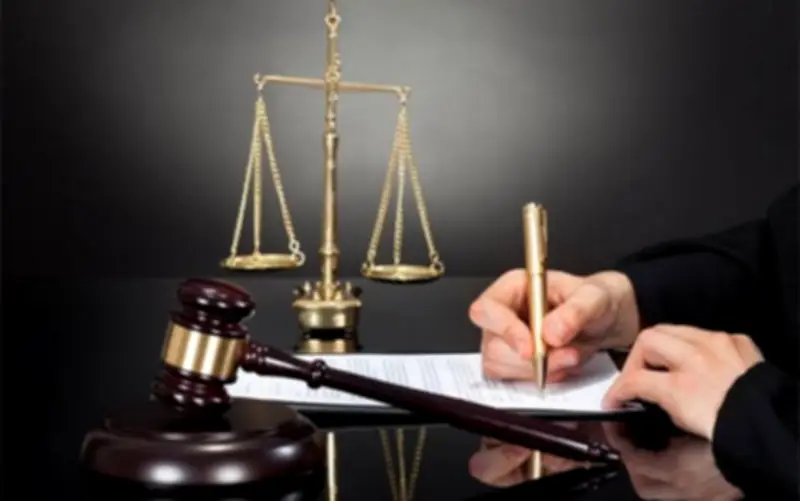 داخل الغرفة المغلقة: أسرار صناعة الحكم قبل النطق به