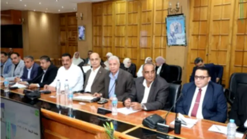 محافظ الشرقية يوجه بالالتزام بمواعيد الغلق وترشيد استهلاك الطاقة