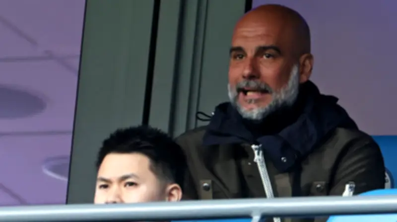 بيب جوارديولا يتجاهل قمة باريس وبايرن ويشاهد مباراة في الدرجة الثالثة