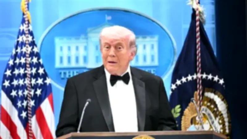 ترامب يبحث مع شركات النفط استمرار حصار إيران لأشهر