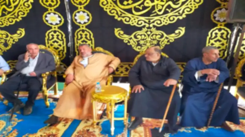 «لحق بنجله».. انهيار أسرة الدكتور محمد البنا في جنازته بكفر الشيخ