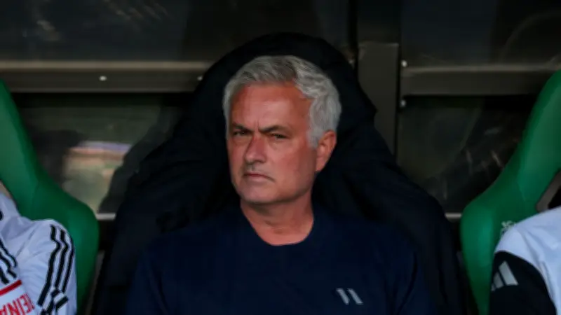 مورينيو يحسم الجدل حول تدريب المنتخبات ويتجاهل إسبانيا في توقعاته