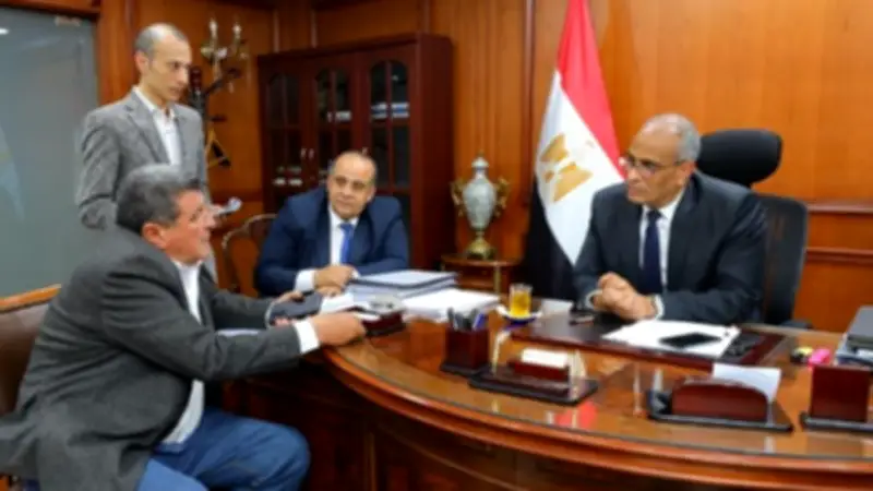 محافظ كفر الشيخ يناقش مع النواب ملفات الخدمة والتنمية في اجتماع موسع