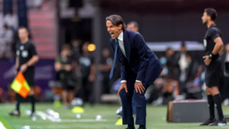 الدعيع: بنزيما سبب أزمة فنية بالهلال وإنزاجي دمر الفريق