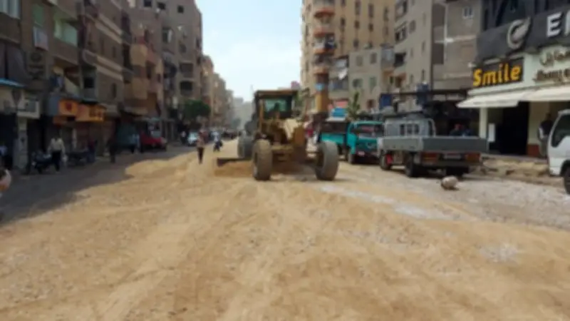 محافظ الجيزة يتابع تطوير طريق ناهيا لتحسين الحركة المرورية