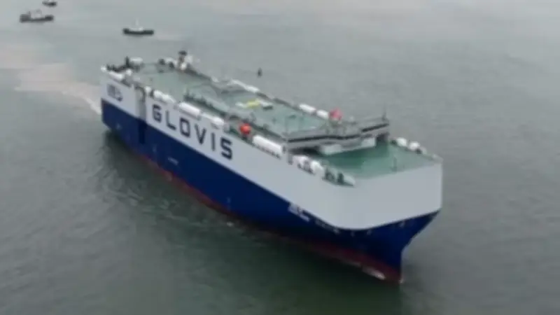 الصين تطلق أكبر ناقلة سيارات في العالم تعمل بالطاقة النظيفة