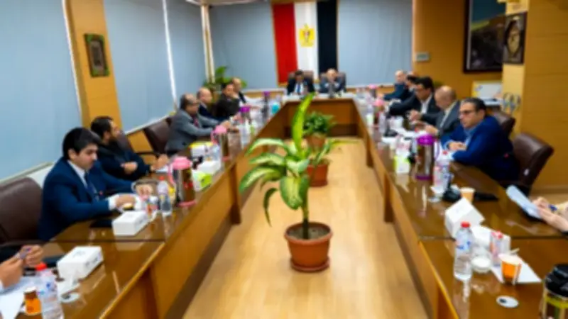 ضبط الأسواق وتطوير المنطقة الصناعية بدمياط الجديدة في اجتماع مجلس الأمناء