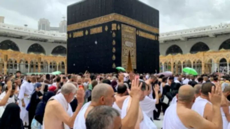 كيفية أداء العمرة خطوة بخطوة للرجال والنساء.. دليل شامل للمناسك