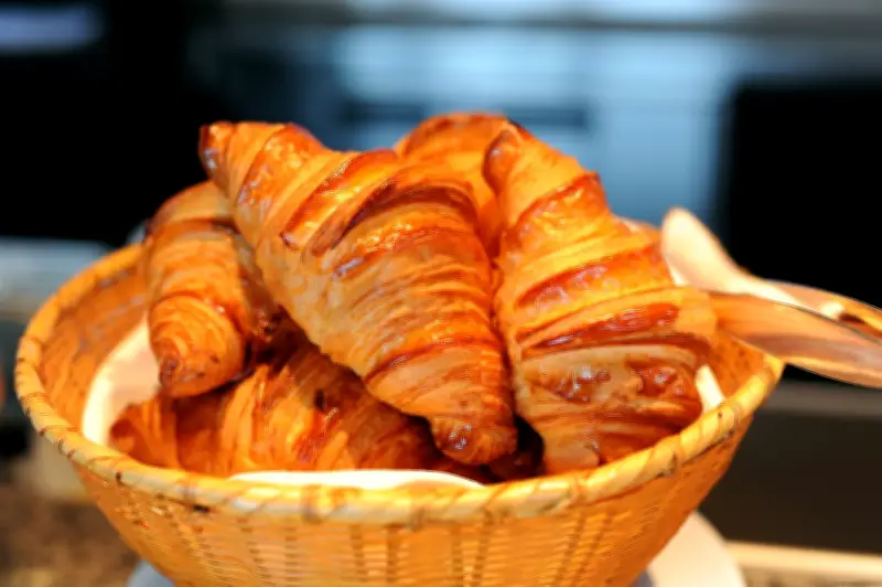 طريقة عمل الكرواسون بمذاق شهي من الشيف نجلاء الشرشابي