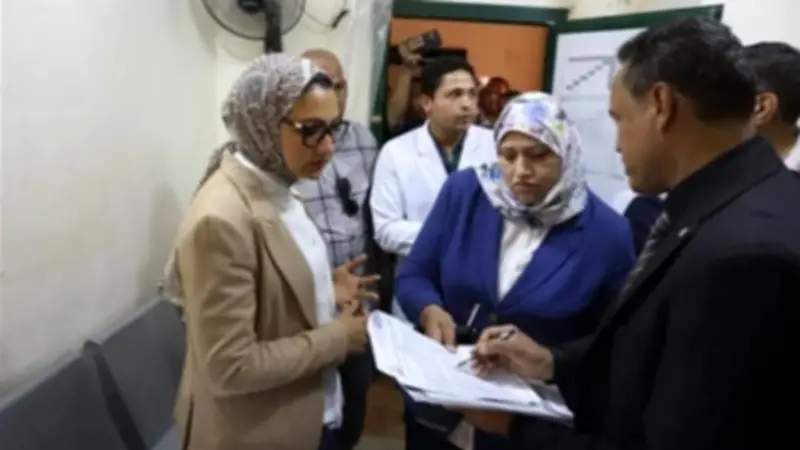 محافظ الوادي الجديد تتابع الخدمات الصحية بمستشفى بلاط وتوجه بتطويره