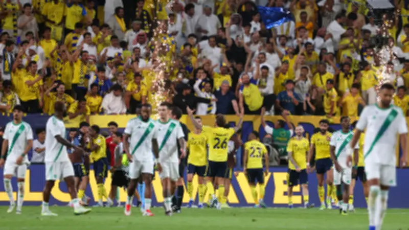 اشتباكات نارية تسدل الستار على كلاسيكو النصر والأهلي في دوري روشن