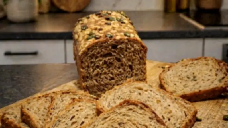 طريقة عمل خبز الحبوب الصحي الطازج في المنزل