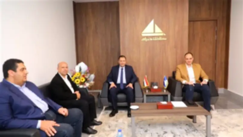 محافظ دمياط يناقش مطالب المواطنين في اجتماع موسع مع نواب البرلمان
