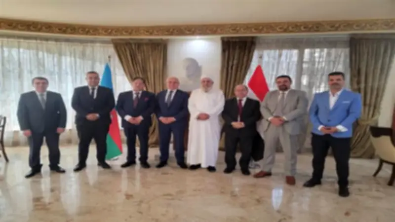 الهلال الأحمر وسفير أذربيجان يبحثان التعاون الثقافي والإنساني المشترك