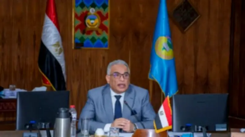 جامعة طنطا تصرف مكافآت لأعضاء هيئة التدريس والعاملين وتفتتح معرضاً فنياً