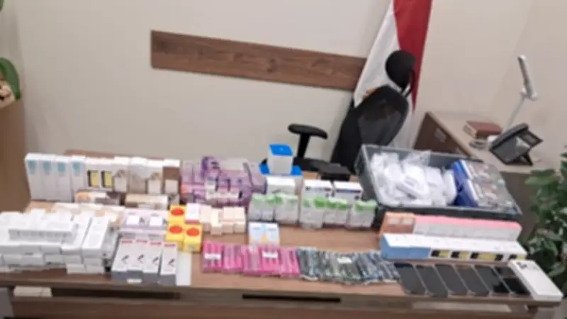 إحباط تهريب سوائل طلاء مجوهرات وهواتف آيفون بمطار الإسكندرية
