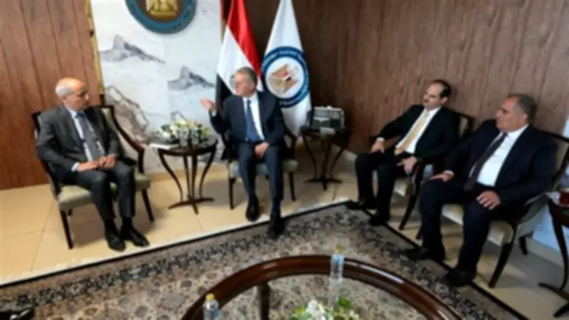 وزير البترول يبحث مع توتال إنرجيز التوسع في استكشاف الغاز بمصر