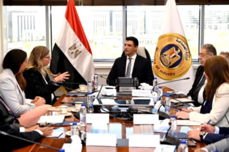 وزير الصناعة يفتتح مصنع فولكس فاجن لإنتاج السيارات الكهربائية في شرق بورسعيد