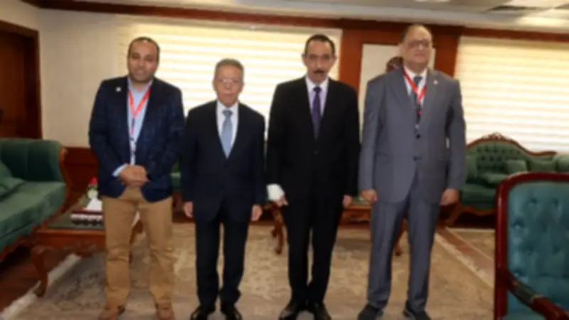 محافظ سوهاج يستقبل نقيب أطباء مصر في زيارة للمشاركة بمؤتمر النقابة