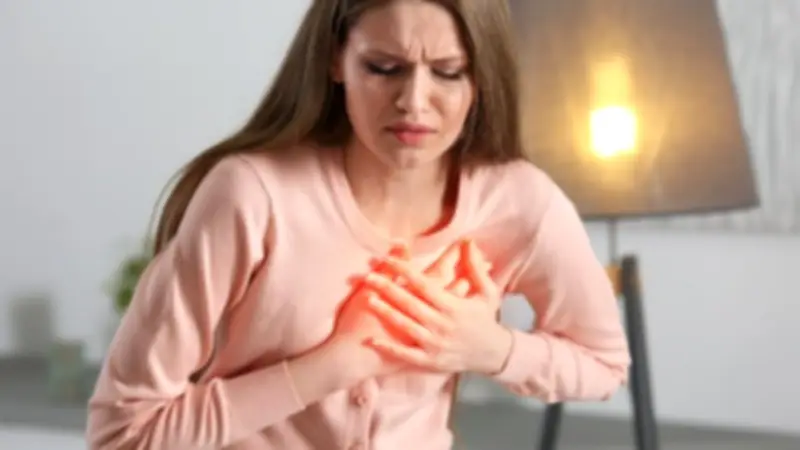 خفقان القلب السريع: متى يكون عابرًا ومتى يشير لخطر؟