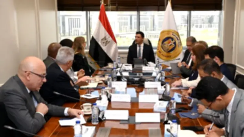 وزير الصناعة: تحركات حكومية لتسريع توطين صناعة السيارات وجذب الاستثمارات