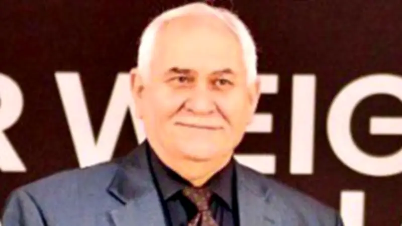 رئيس الاتحاد الدولي لرفع الأثقال يصل القاهرة لحضور مونديال الإسماعيلية