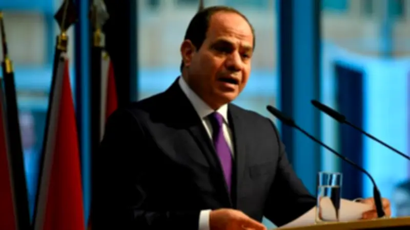 الرئيس السيسي يعلن منحاً استثنائية للعمالة غير المنتظمة