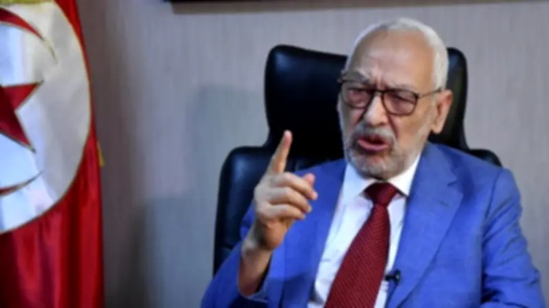 تدهور الحالة الصحية لراشد الغنوشي داخل السجن ونقله إلى المستشفى