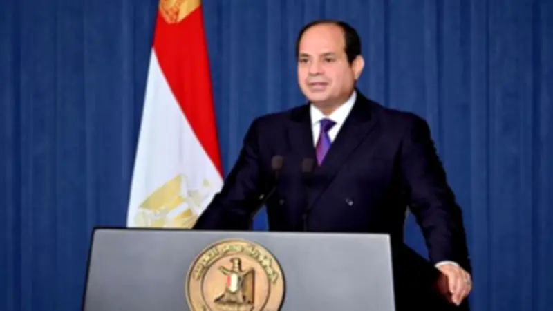 السيسي يدعو لتوفير فرص العمل بشكل دائم ومستمر في عيد العمال